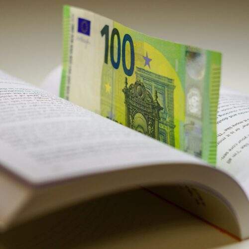 Edukacja finansowa od podstaw – Czego nie uczą w szkole, a warto wiedzieć